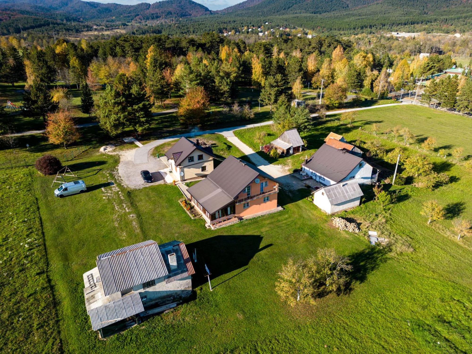 Apartments Marija Vrelo Koreničko Εξωτερικό φωτογραφία