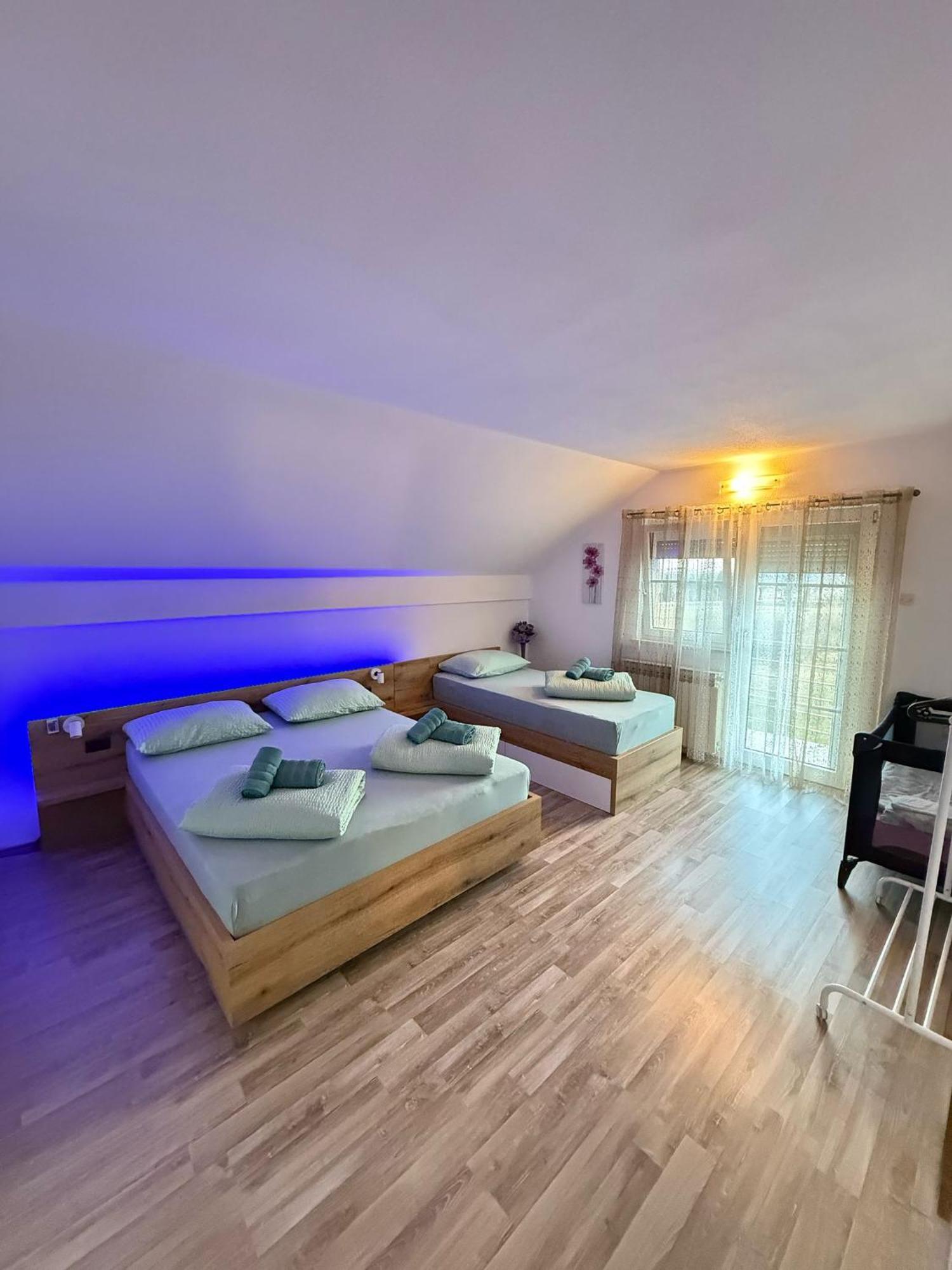 Apartments Marija Vrelo Koreničko Εξωτερικό φωτογραφία