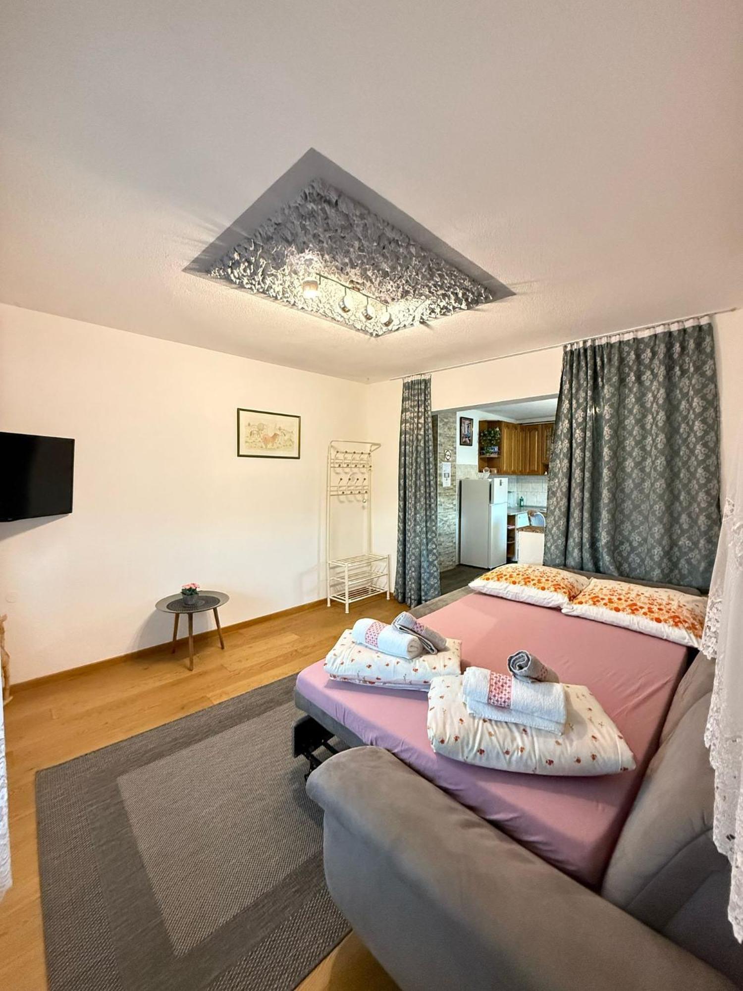 Apartments Marija Vrelo Koreničko Εξωτερικό φωτογραφία
