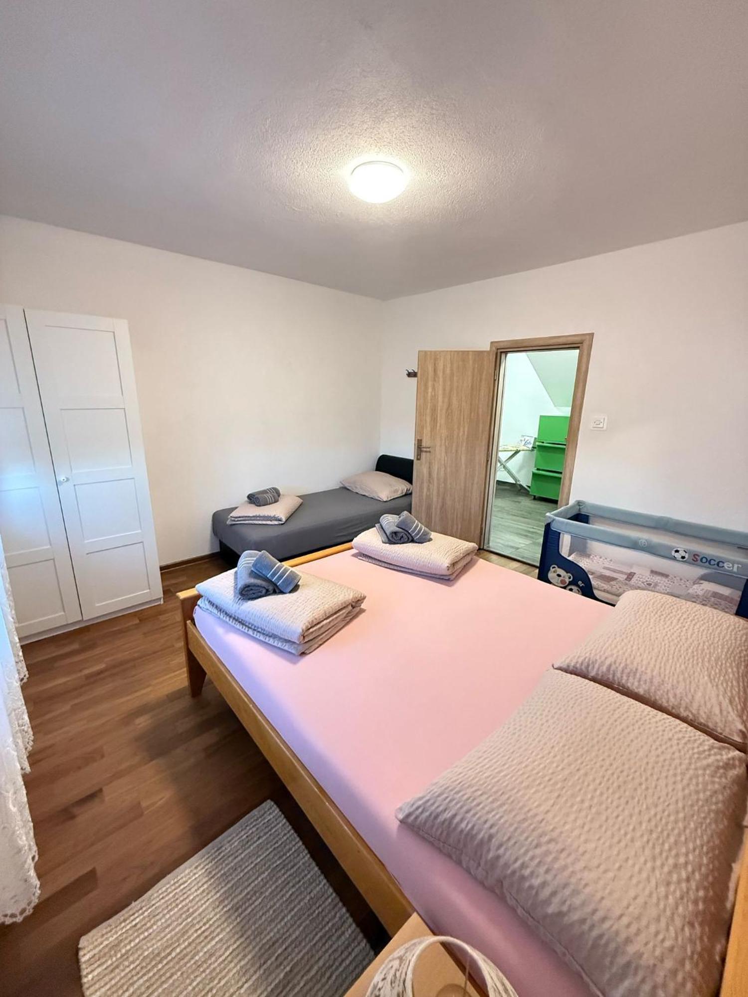 Apartments Marija Vrelo Koreničko Εξωτερικό φωτογραφία