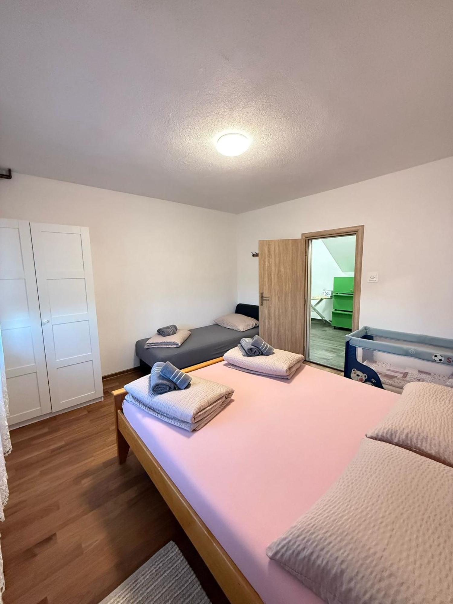 Apartments Marija Vrelo Koreničko Εξωτερικό φωτογραφία