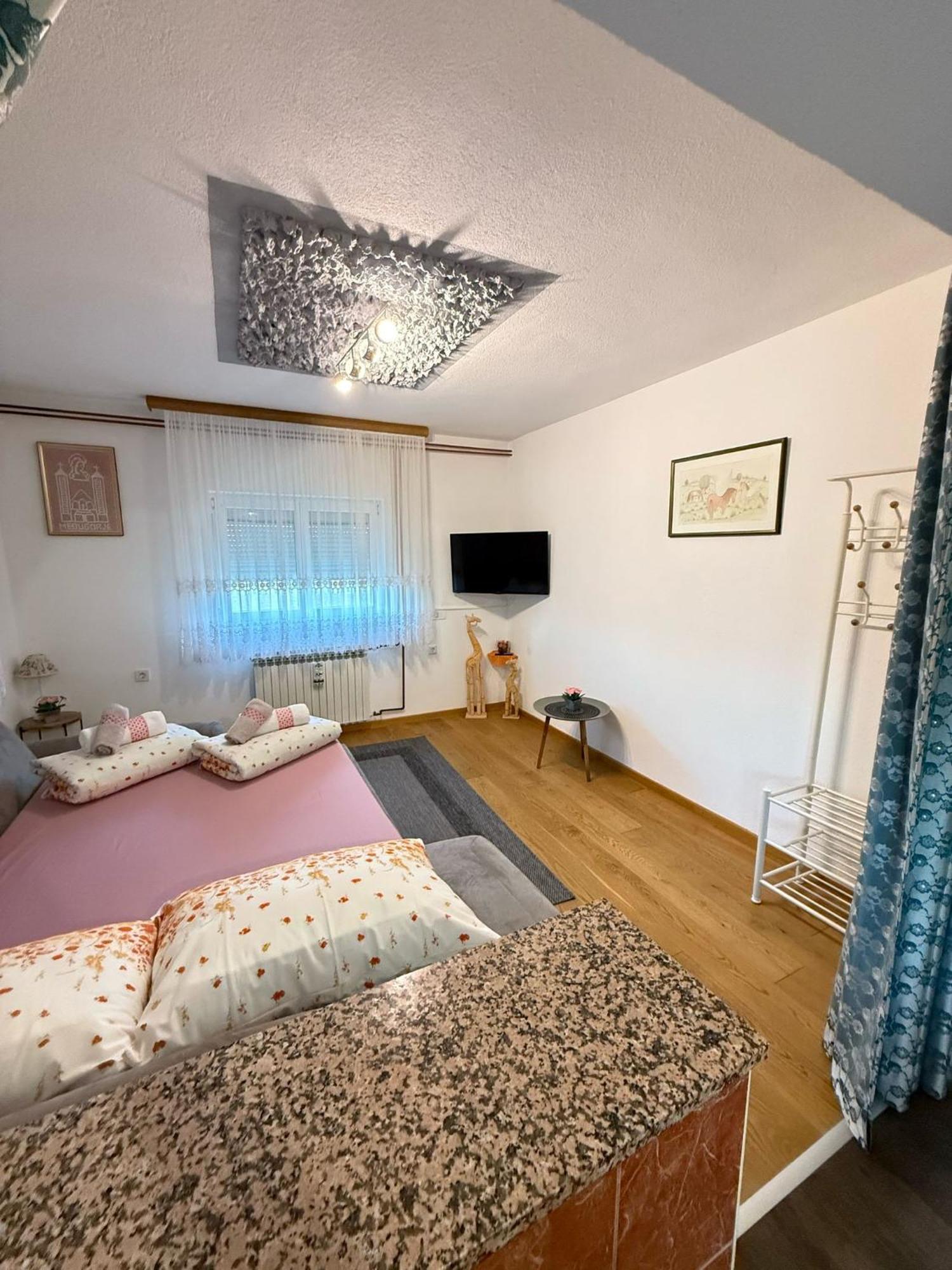 Apartments Marija Vrelo Koreničko Εξωτερικό φωτογραφία